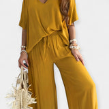 Veronika - Relaxed set with wide trousers and a flowing blouse