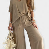 Veronika - Relaxed set with wide trousers and a flowing blouse