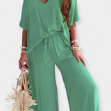 Veronika - Relaxed set with wide trousers and a flowing blouse