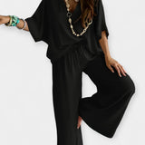 Veronika - Relaxed set with wide trousers and a flowing blouse